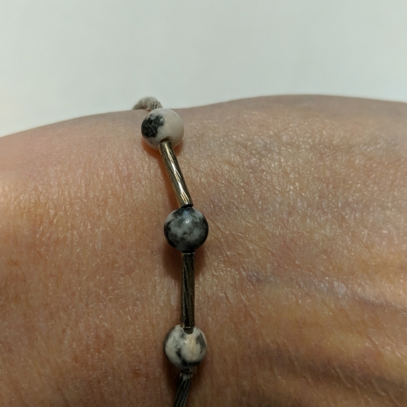 Gray, white and silver bracelet - Picture 3 of 3